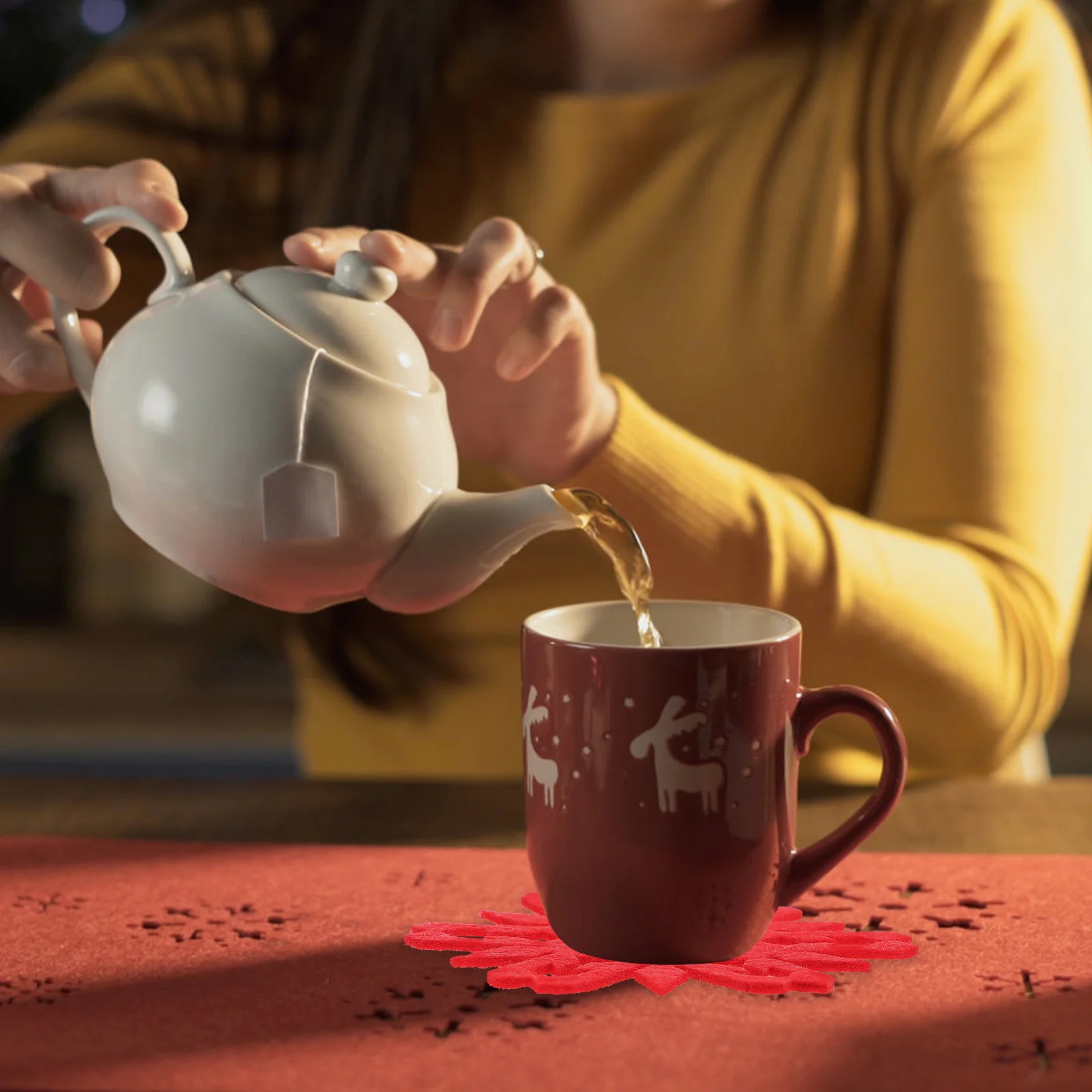 

12Pcs Christmas Snowflake Coasters Felt Cup Mats Heat Resistant Cup Pads Home Decoration Home Coaster Anti-Skid Coaster