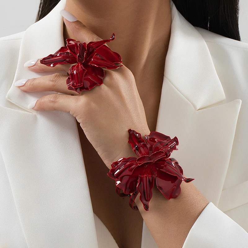 Retro-Style Large Red Flower Open Metal Ring & Bracelets for Female; Superb Party Accessories; Fashionable Jewelry Gift.