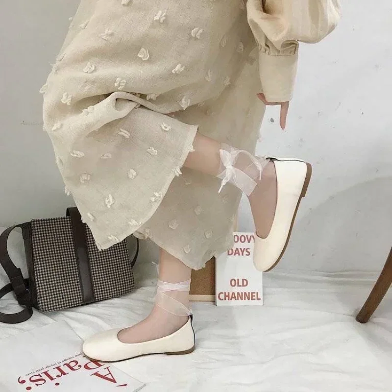 Flat Women\'s Shoes Off-white Round Toe Ladies Footwear Flats Normal Leather Casual Cute Kawaii Comfortable and Elegant Y2k Young