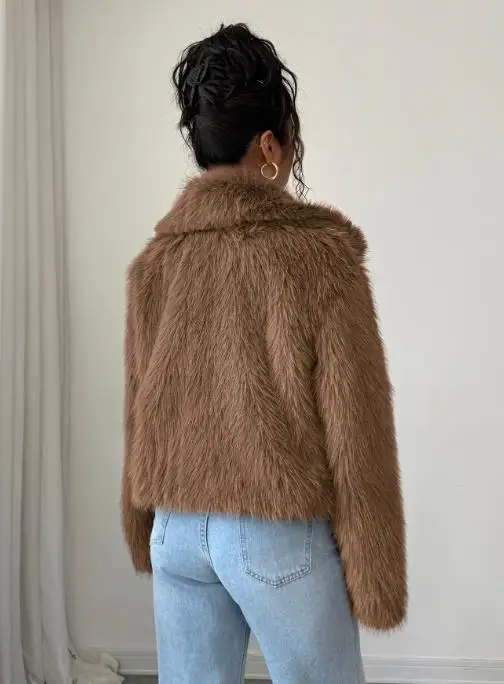 2025 Autumn and Winter Temperament Elegant Style Versatile Plush Long Sleeved Coat for Women's Clothing