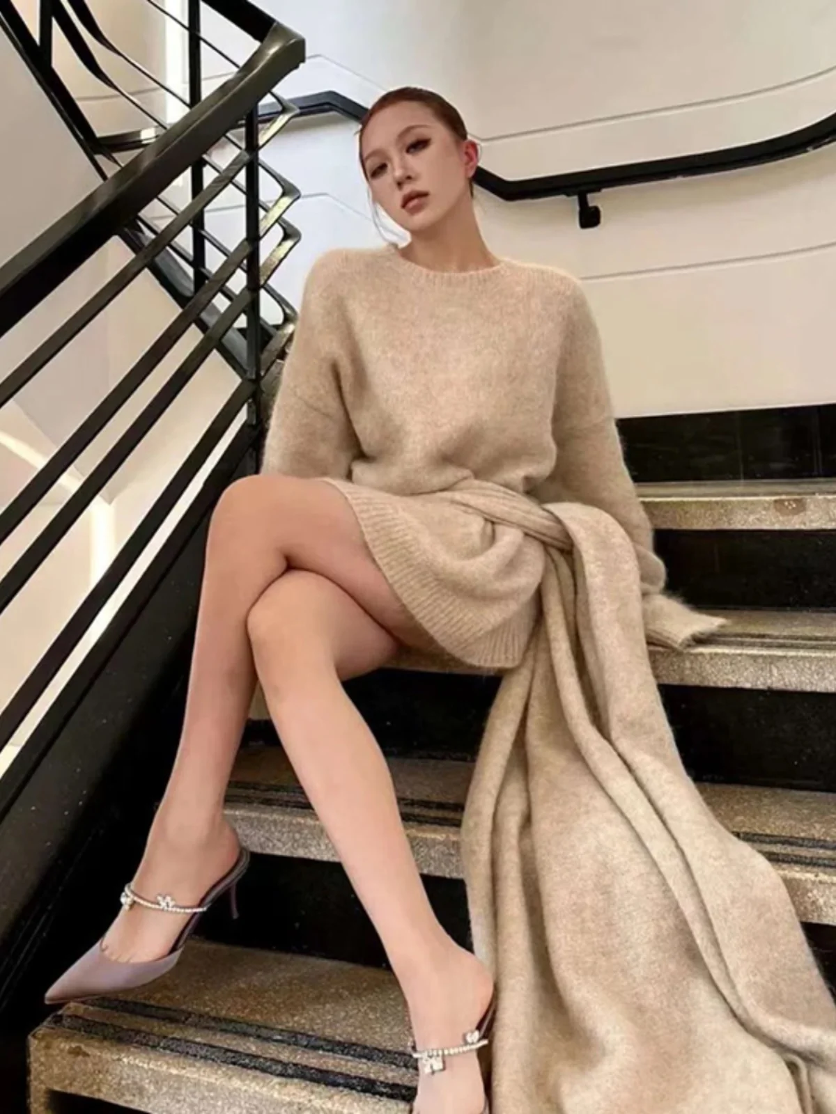 

Теплый вязаный комплект Dr Set с длинным светом круглого цвета и шарфом Ne. Универсальный зимний наряд Sli для женщин в 30-х годов.