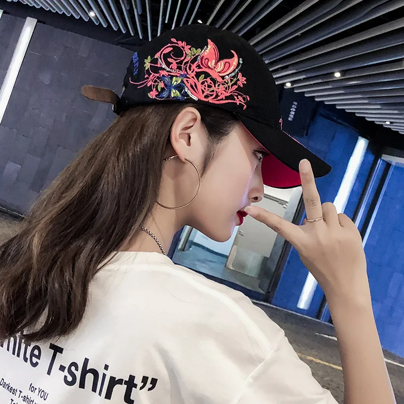 Baseball Cap Women Embroidered Flower Baseball Hat Spring Summer Hats For Women Cotton Snapback Vintage Ethnic Style Sun Visor