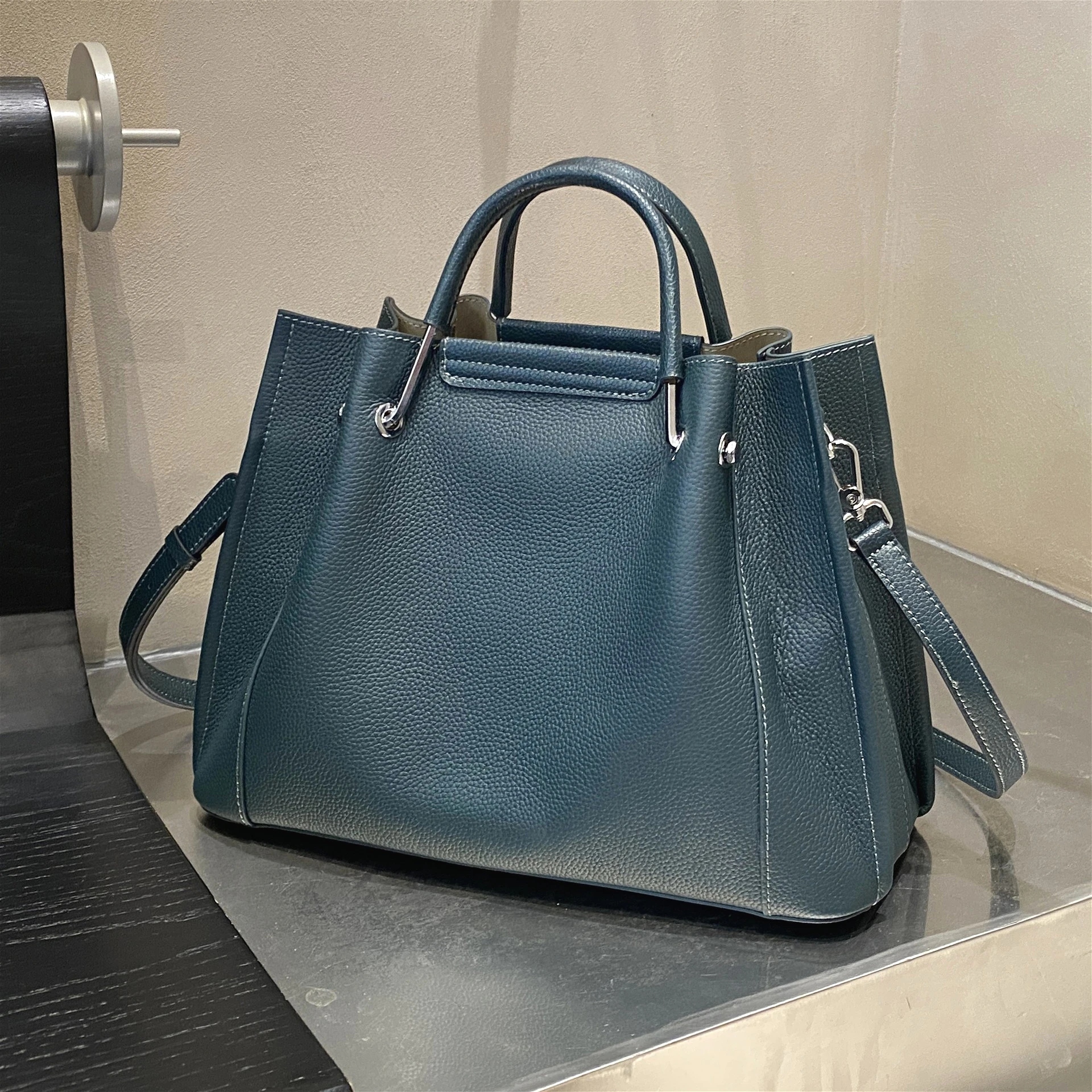 European American Style Women's Genuine Leather Handbag, Top Grain Cowhide Elegant Crossbody Bag, Large Capacity Bag for Commute