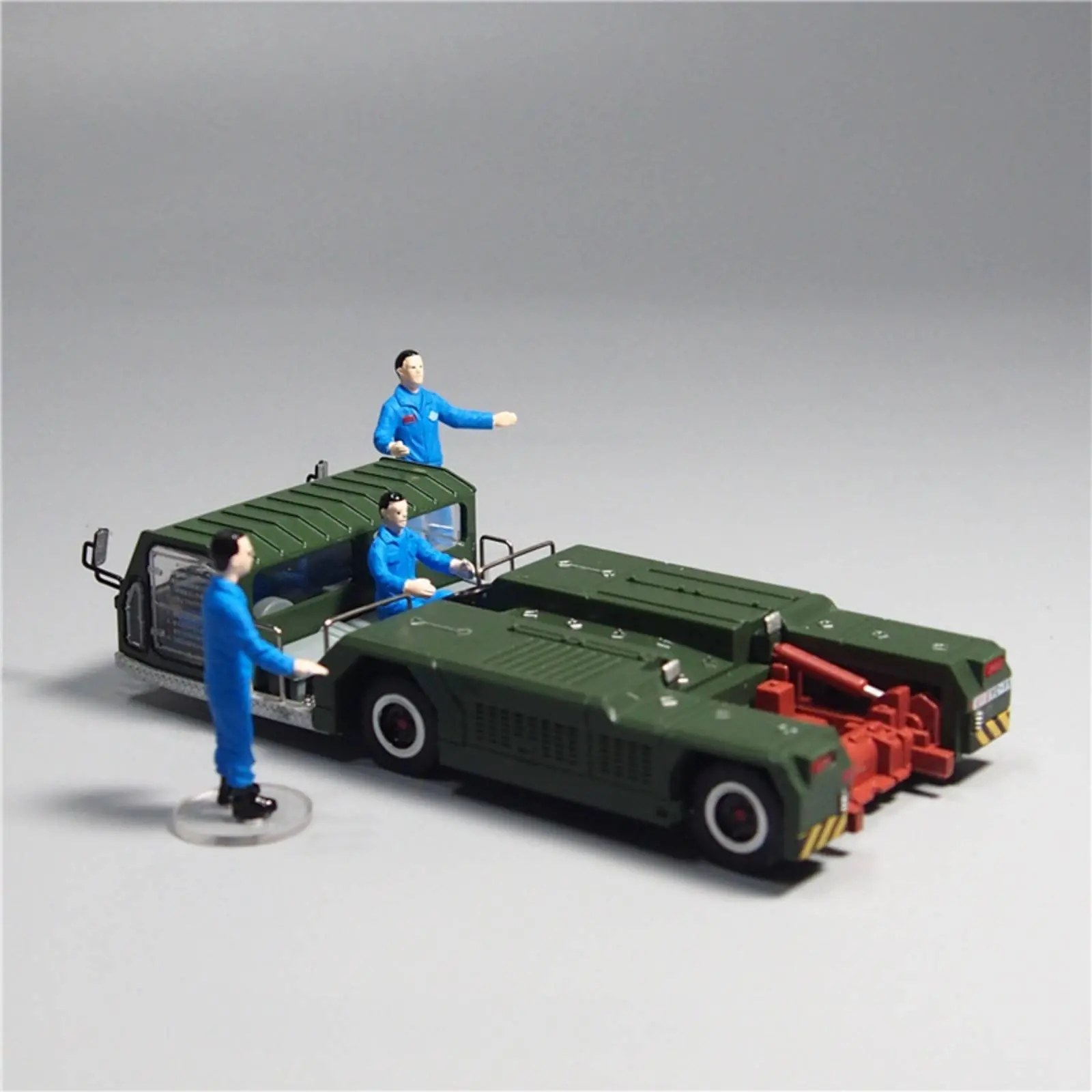 

Модель самолетного тягача-сувенира из литого металла, высокодетализированная модель наземного вспомогательного оборудования для самолетов