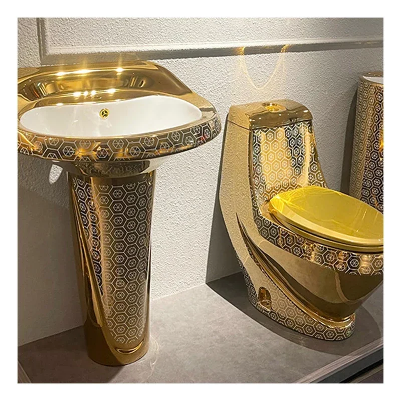 

Royal Luxury Electroplated Golden Color Round Sanitary Ware Toilet Bowl Hotel Water Closet One Piece Gold Plated Ceramic Toilet