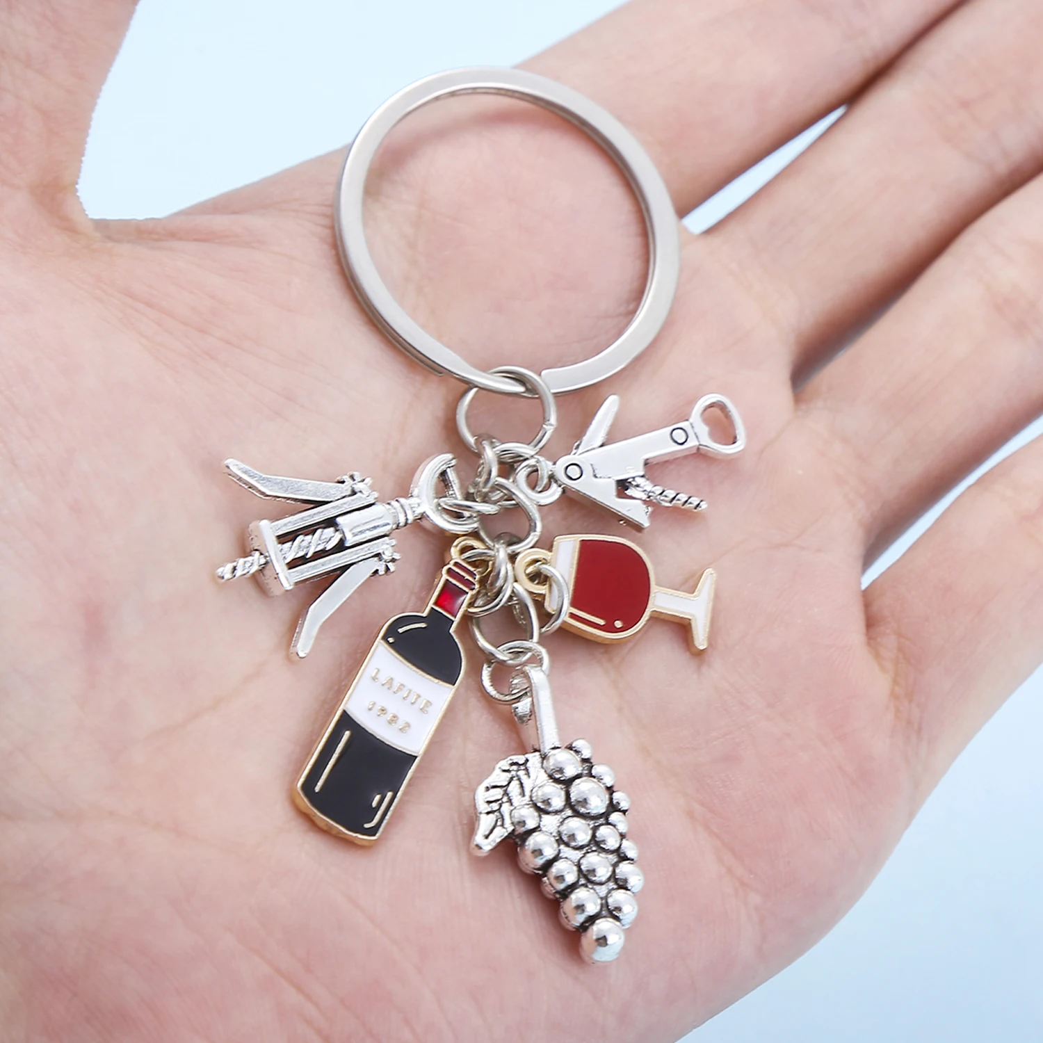 سلسلة مفاتيح سلسلة كؤوس النبيذ الأحمر للرجال والنساء ، سحر عصري ، إكسسوار فريد ، حقيبة محفظة ، حقيبة ظهر ، سيارة ، هدية ، 1 * *