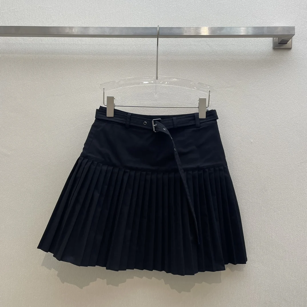 

2024 Spring/Summer New Women's Wear Series Belt 3d Cutting Pleated Short Skirt 0420