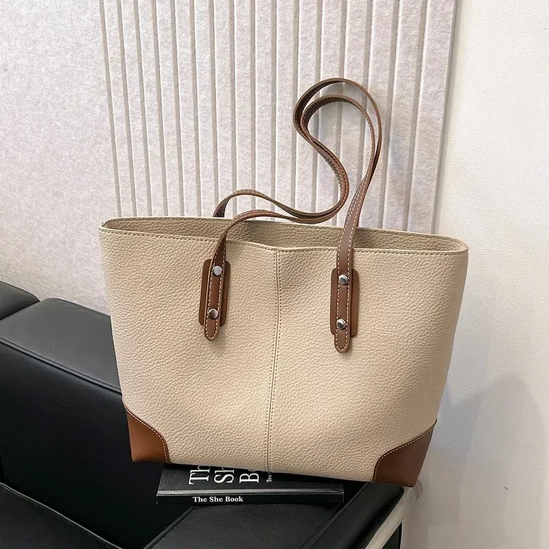 New Leisure Concise Large Capacity Women's Shoulder Bags 2024 Versatile Style Advanced Feeling Delicate Soft Skin Tote Bag