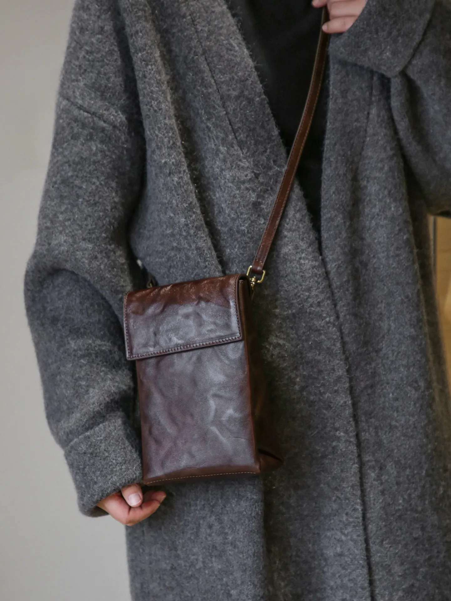 Fashion vintage designer genuine leather women cute small phone bag daily travel luxury cow leather shoulder crossbody bag
