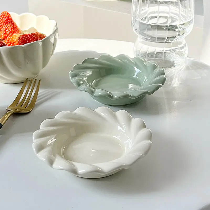 

Cream Colored Petal Ceramic Bowl and Plate High Value Tableware Household Rice Bowl Simple Oblique Petal Light Relief Flat Plate