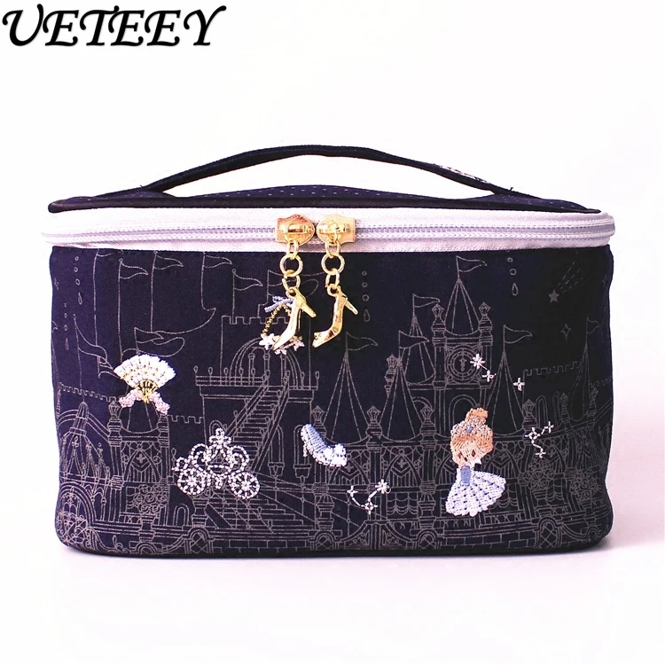 

New Japanese Sweet Girls Embroidery Cosmetic Bag Large Capacity Portable Handbag Zipper Organizing Storage Barrel Bag