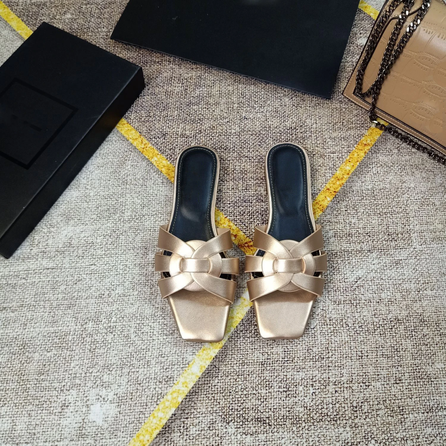 High end Women\'s Slippers Flat Shoes Trend Real Leather Female Slippers Woven High-heeled Thick Heels luxury sandalias de mujer
