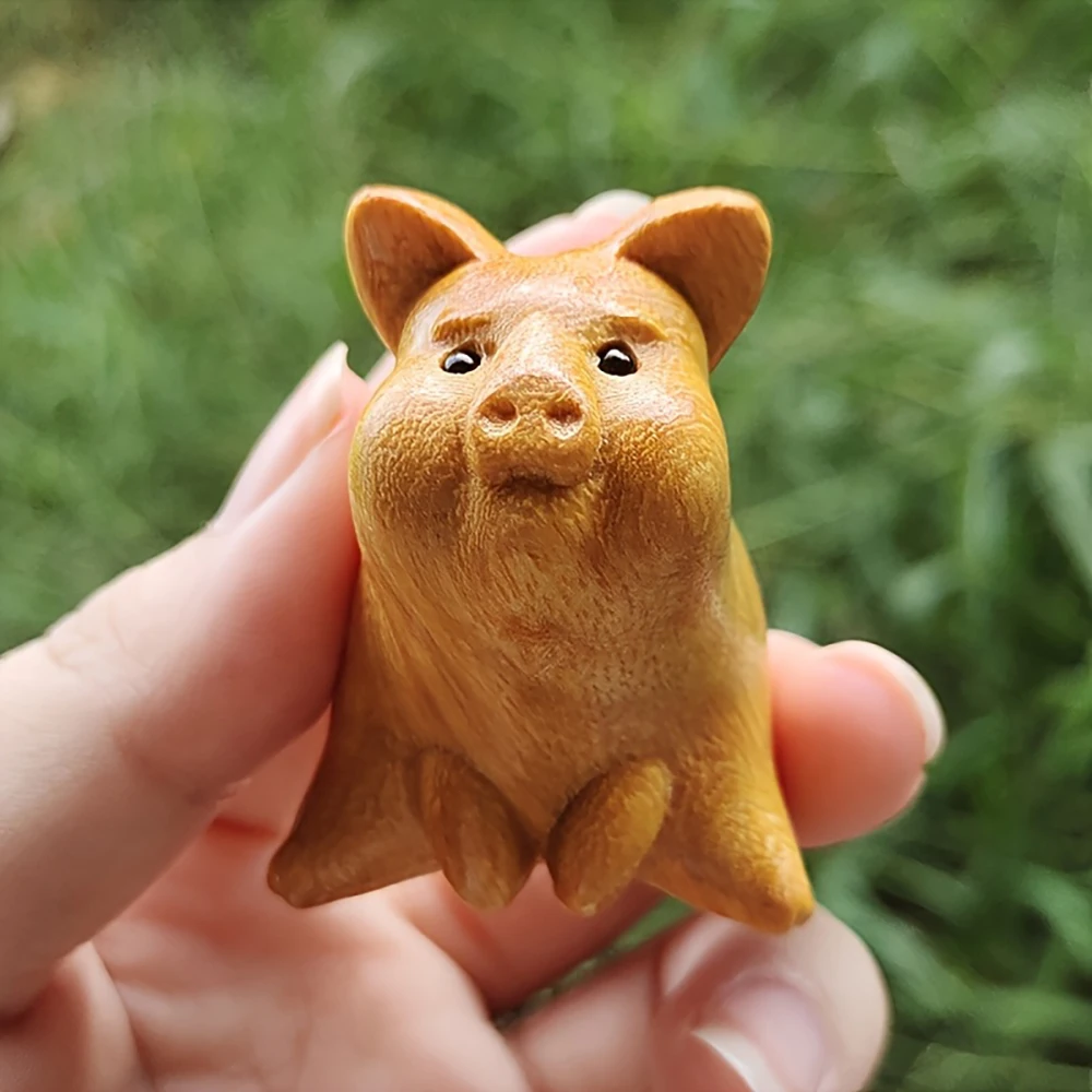 Hand-Carved Wooden Cute Pig Crafts and Ornaments, Suitable for Craft Gifts, Exquisite Handmade Items, Tea Accessories, and Tea Art Decorations