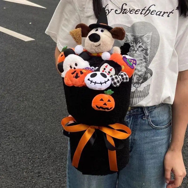 

Милая метла ведьмы, кукла-щенок на Хэллоуин, букет тыквы, призрак, череп, креативный мультяшный букет, ритуальный смысл, подарок-сюрприз на Хэллоуин