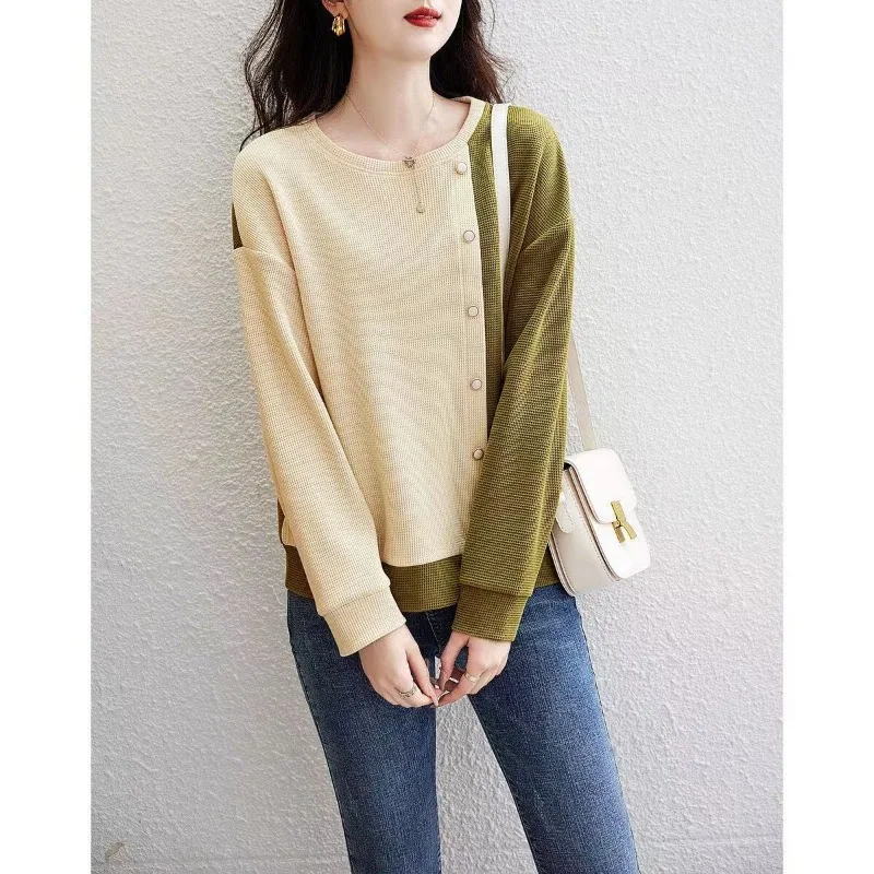 

Women's Round Neck Sweatshirt Spring and Autumn New Age-reducing Long Sleeves Versatile Splicing Contrasting Loose Top