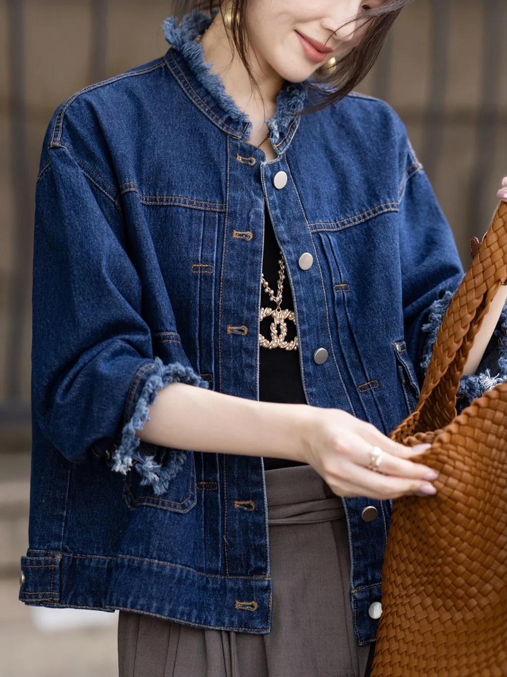 

Джинсовая ткань с талией в стиле ретро, женский утягивающий топ с небольшим воротником-стойкой и меховыми деталями, осенняя женская верхняя одежда Faion