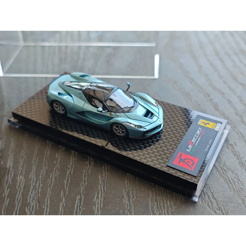 DMH 1/64 Yuema F150 base en fibre de carbone bleu glace modèle de voiture en résine de simulation moulée sous pression, jouet adulte à collectionner.