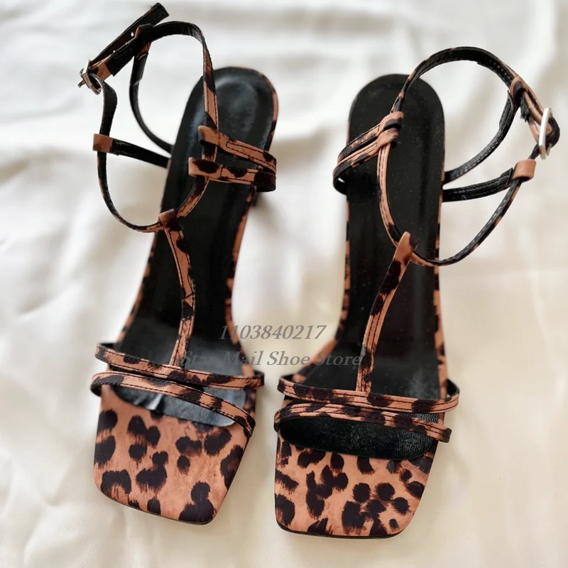 Summer Sexy Leopard Print Women Sandal Square Toe T-Strap Design Stiletto Sandal Slingback Ankle Strap Buckle Fashion High Heels