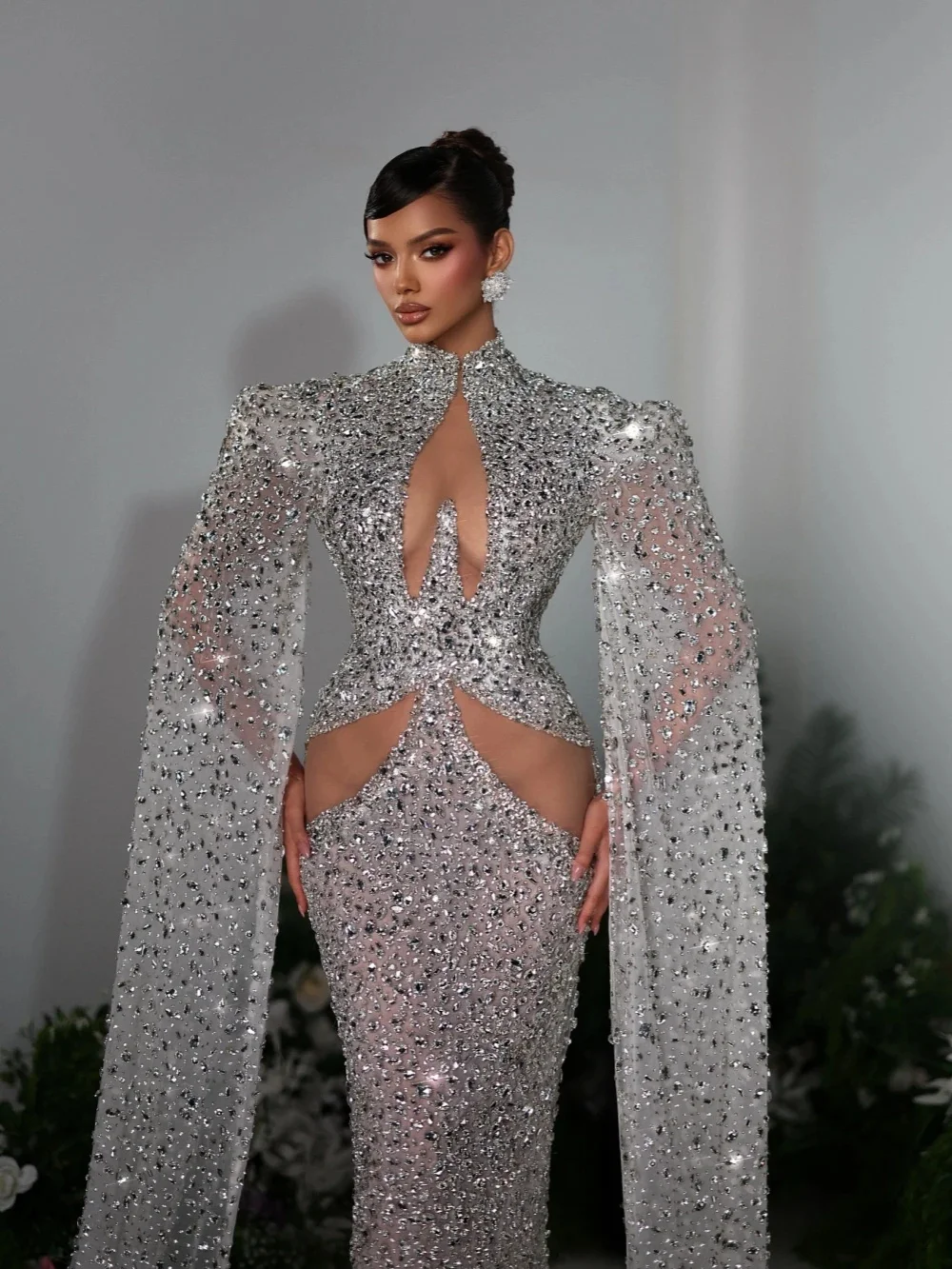 فساتين سهرة فاخرة برقبة عالية مخصصة مثير كريستال الجوف خارج فستان الحفلة الراقصة مطرزة طول الأرض ثوب الحزب