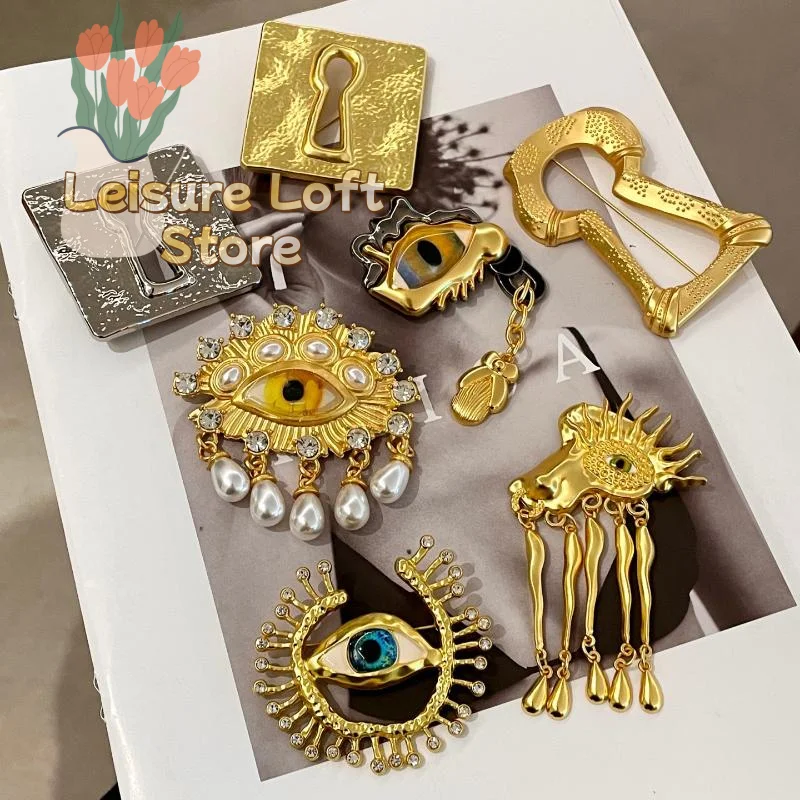 Devil's Eye Pleated Brooch Keyhole Shape with Glaze Finish & Alloy Tassels for Evening Party & Daily Wear Luxury Statement Pin