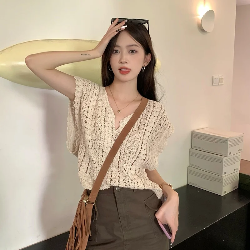 Guangzhou Thirteenth Factory European Style Women's Vest Hollow out Shoulder Top Slim Fit Knitted Sweater Summer New Arrival