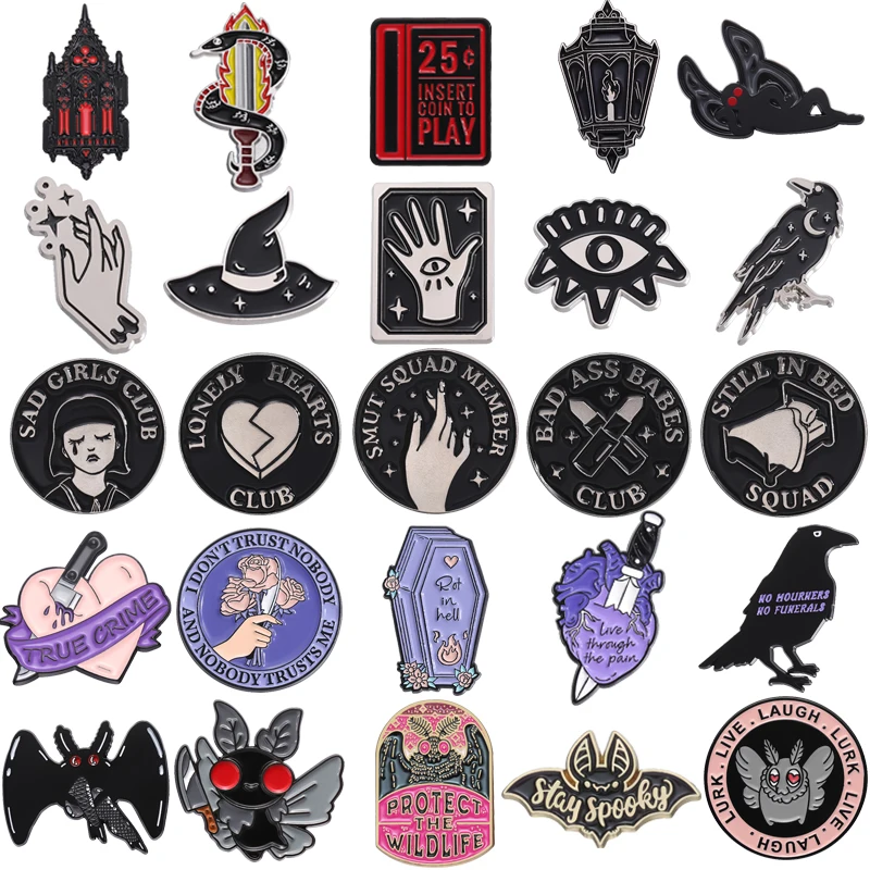 Fashion Punk Magic Witch Hat Enamel Pin Purple Crow Dagger Heart Bat Moth Man Brooch Badge Cartoon Gothic Jewelry Accessory Gift