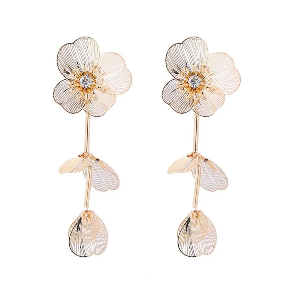 Boucles d'oreilles pendantes en biscuits pour femmes, bijoux d'oreille en alliage, pétale de dame, élégant, fleur, cocktail de Rh