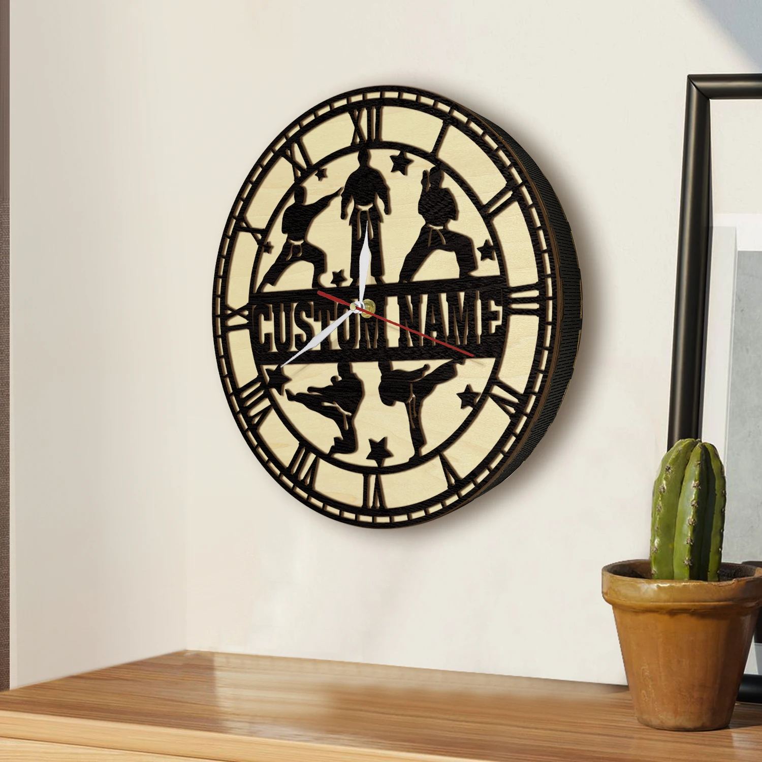 شخصية الكاراتيه لاعب اسم إطار خشبي ساعة حائط اليابانية فنون الدفاع عن النفس ديكور المنزل الخشب المعيشة المفصلي ساعة القتال الفني #6