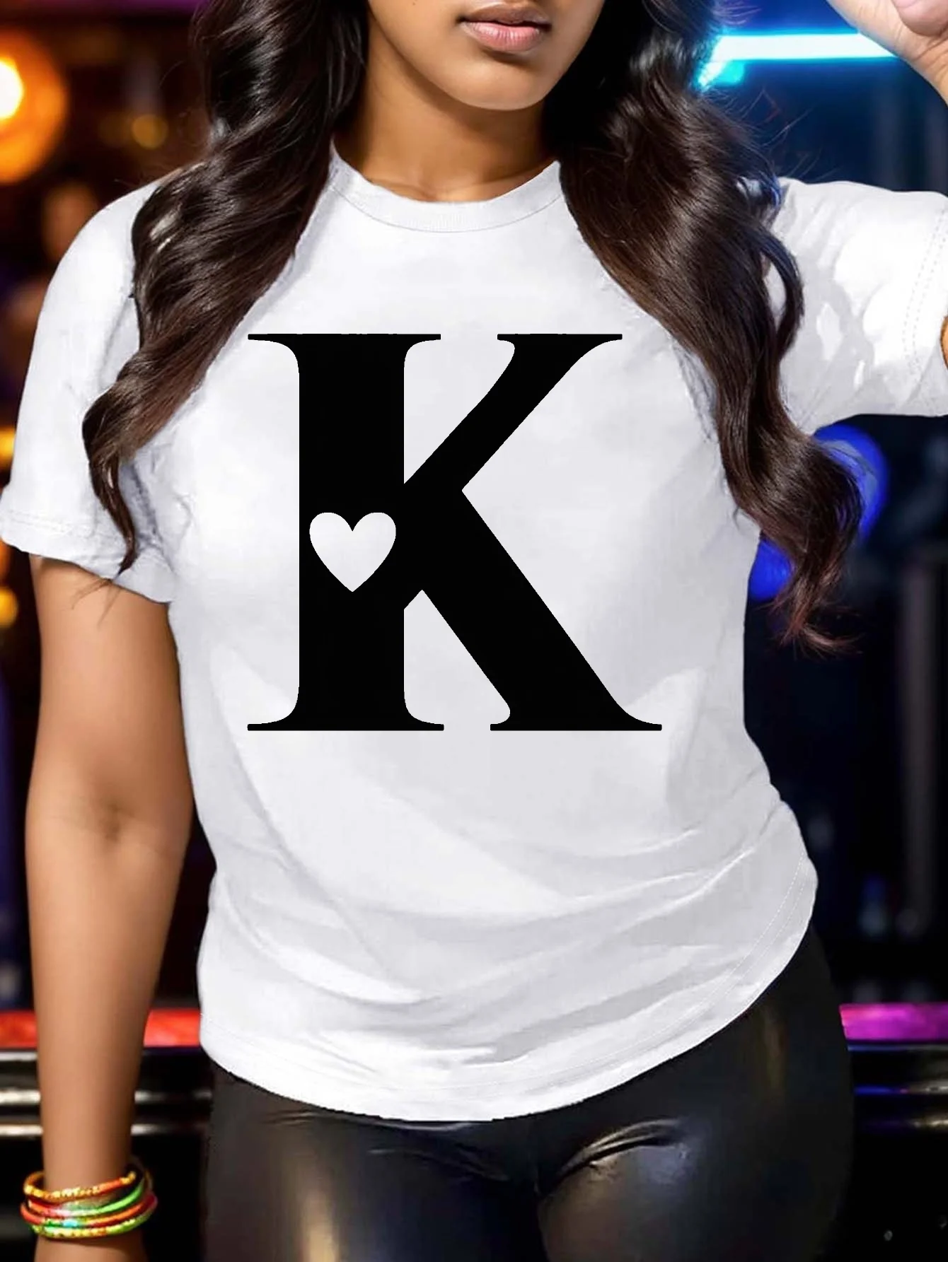 大胆な文字 K デザイン レディース Tシャツ ソフトで快適なフィット感 半袖 ラウンドネック カジュアル 服装 オールシーズン