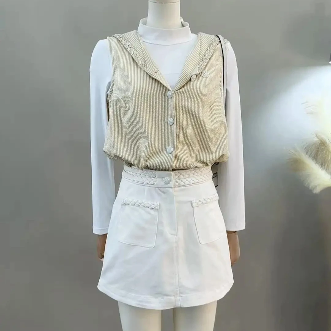New Women's Golf Skirt: A figure-hugging mini skirt with a distinctive woven waistband—casual, slimming, and versatile