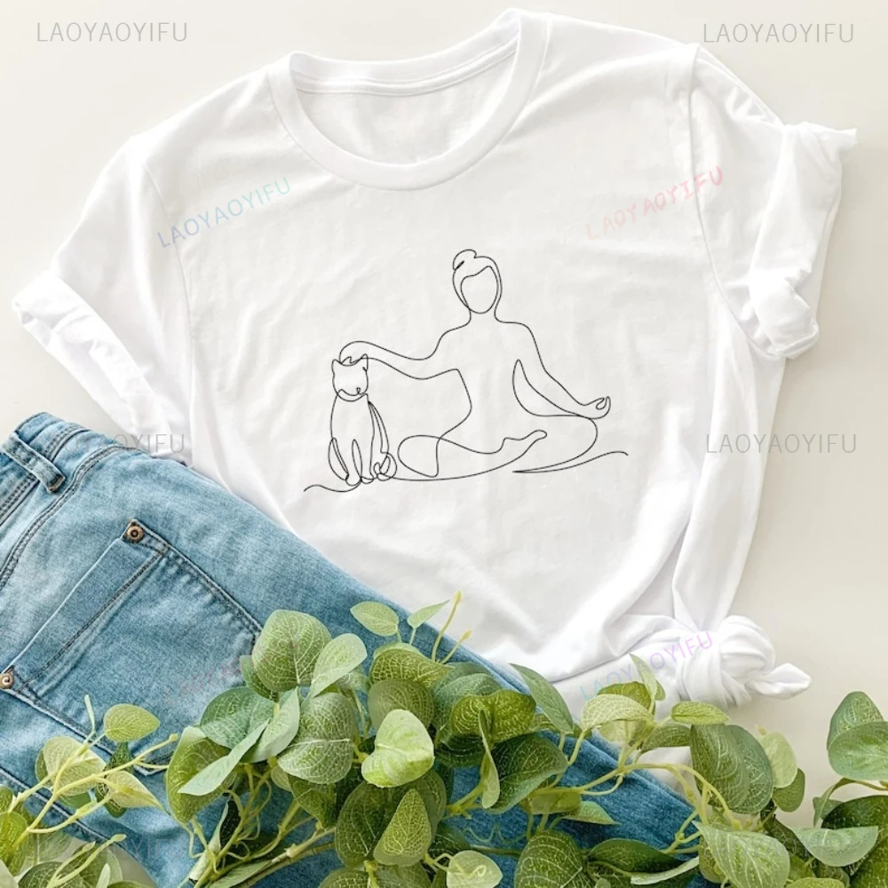 Funny Yoga Cat Mom Simple Desgin Graphic Gift Idea T-shirt Casual Fashion Loose Harajuku Cotton Women Tshirt Short Sleeve Tees