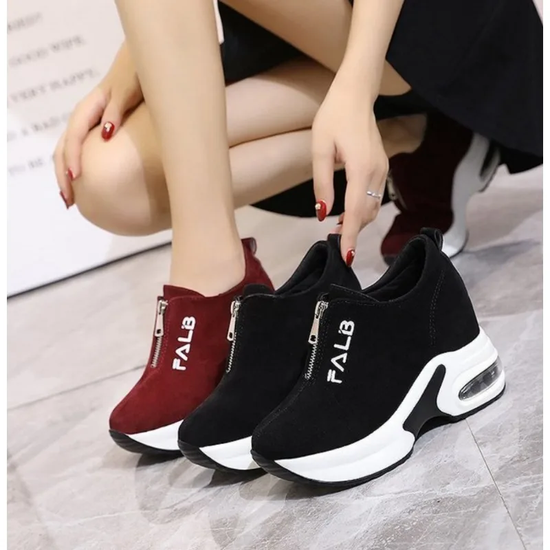 2026 جديد منصة أحذية رياضية حذاء كاجوال النساء أحذية رياضية السيدات قاعدة سميكة أحذية رياضية الداخلية زيادة حذاء بكعب ويدج Zapatillas Mujer