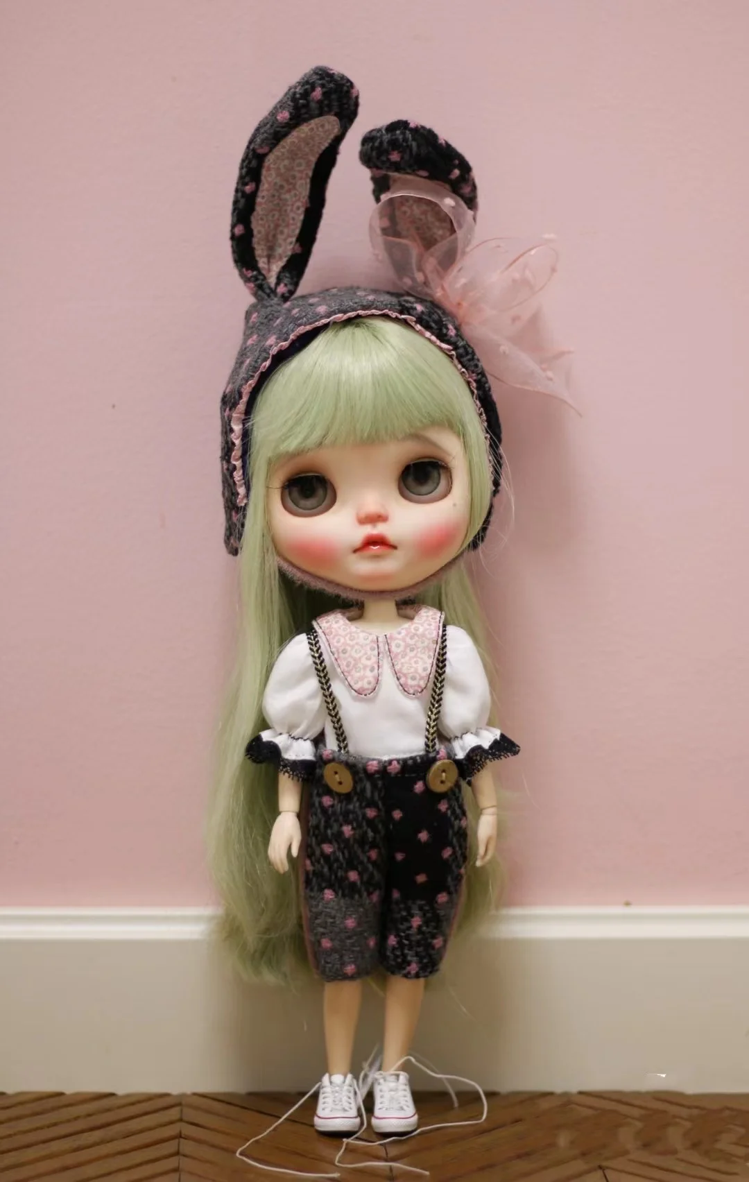 

BJD Blythe Clothes Rabbit ear hat dress Suit For 1/6 30cm Blythe Dolls (Fit for Pullip,Ob24, Licca)