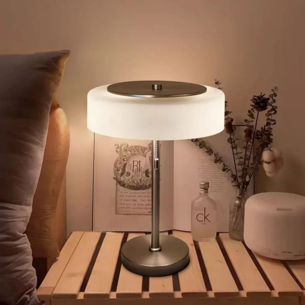 Nova lâmpada de mesa, high-end retro luz luxo italiano moderno simples lâmpada cabeceira