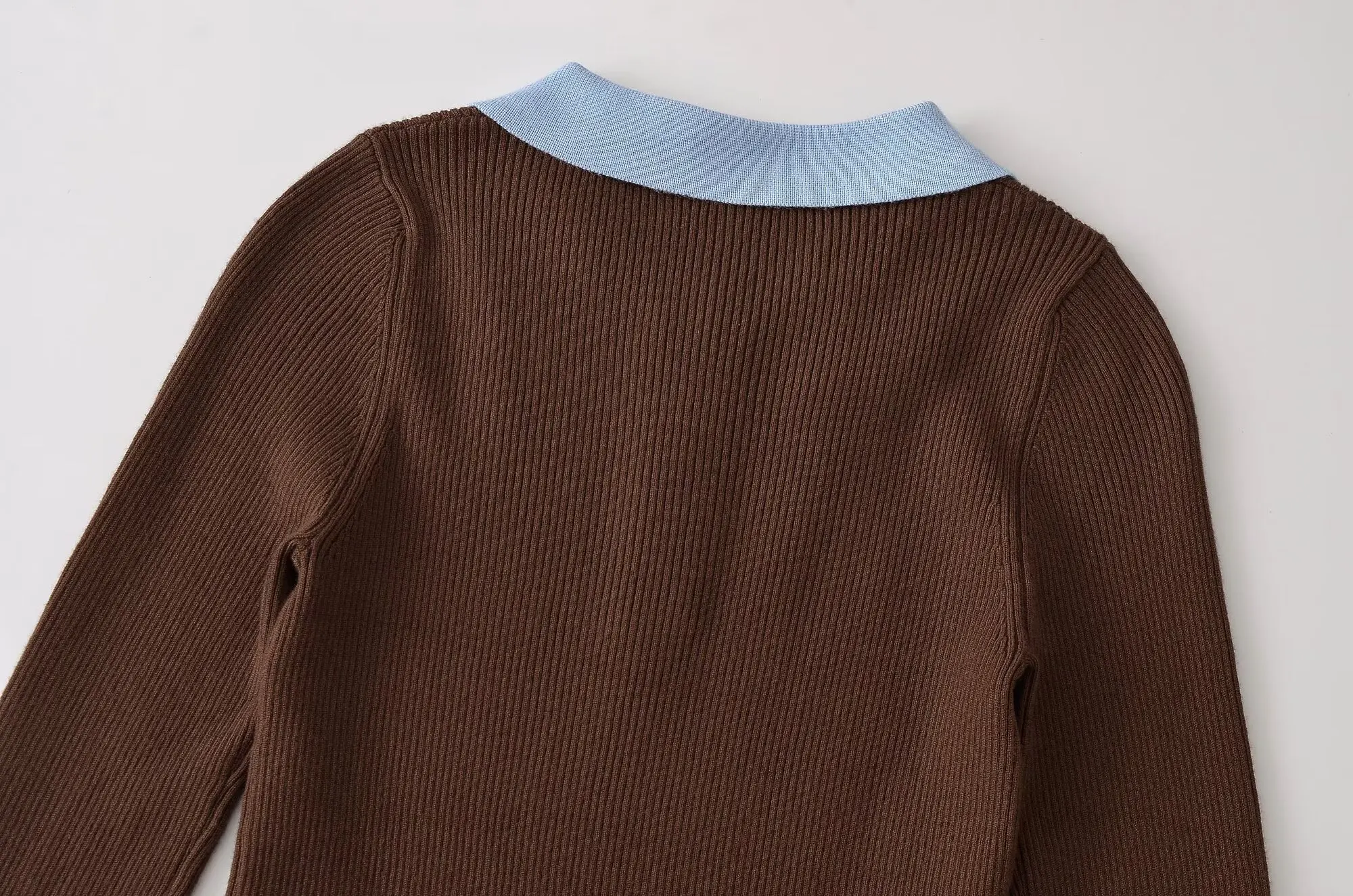 KONDALA Fashion 2026 Herbst Polo Damenhemd mit Knöpfen, lässiger Langarm-Pullover, Streetwear, schicke Patchwork-Strickware für Damen – Detail 6