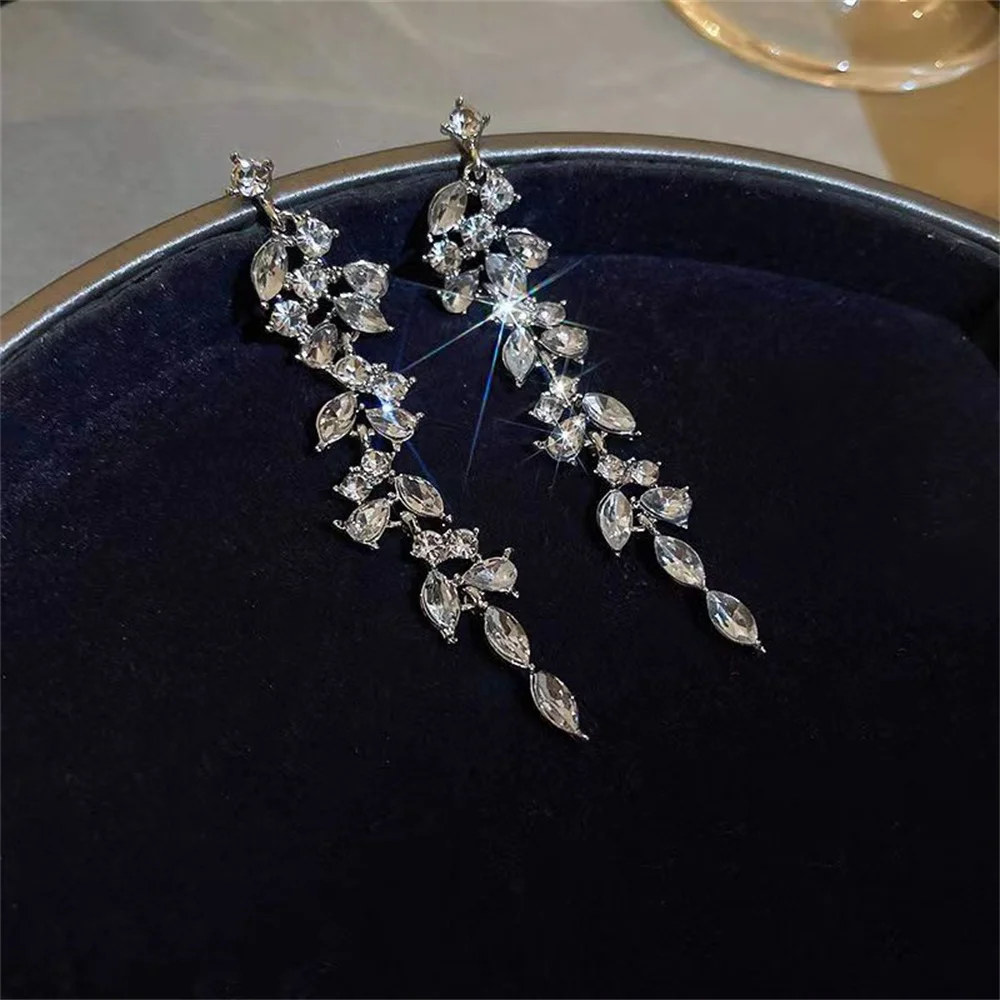 Sliver Maple Leaf Zircon Tassel Long Earrings For Women Shiny Rhinestone Wedding Drop Stud Earrings Party Jewelry Gifts 2023 New