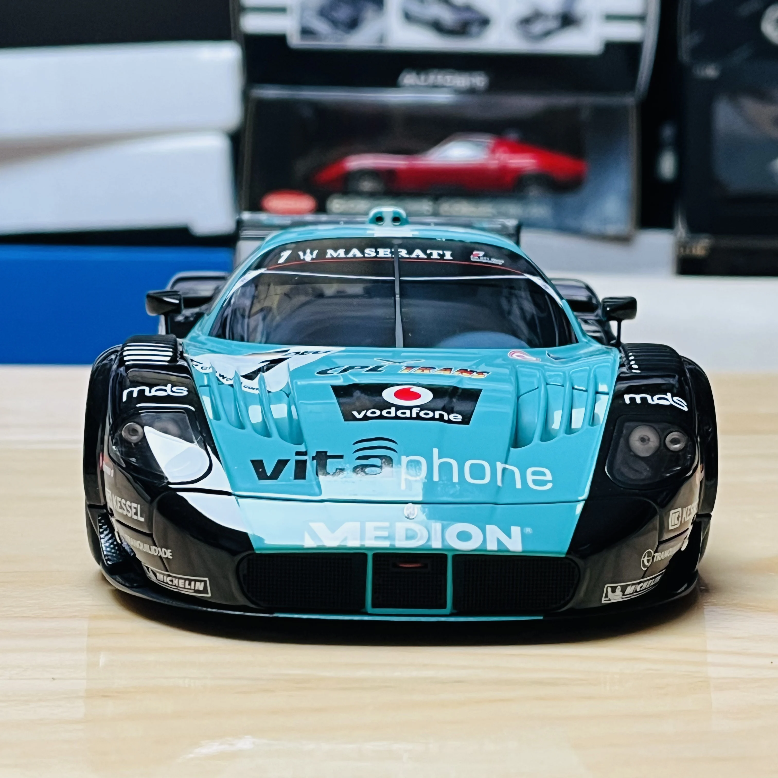Autoart 1:18 MC12 GT1 Vitaphone #1 Simulation Limited Edition All Open Alloy Metal Static Car Model Toy Gift