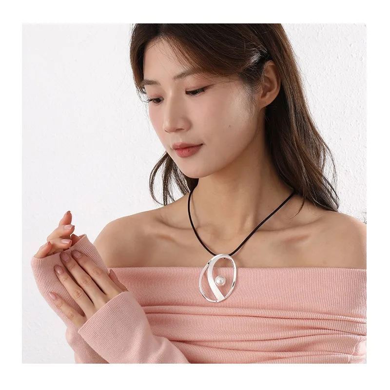 

New Special Necklace Geometric Pearl Simple Style Fashion Versatile Metal Necklace