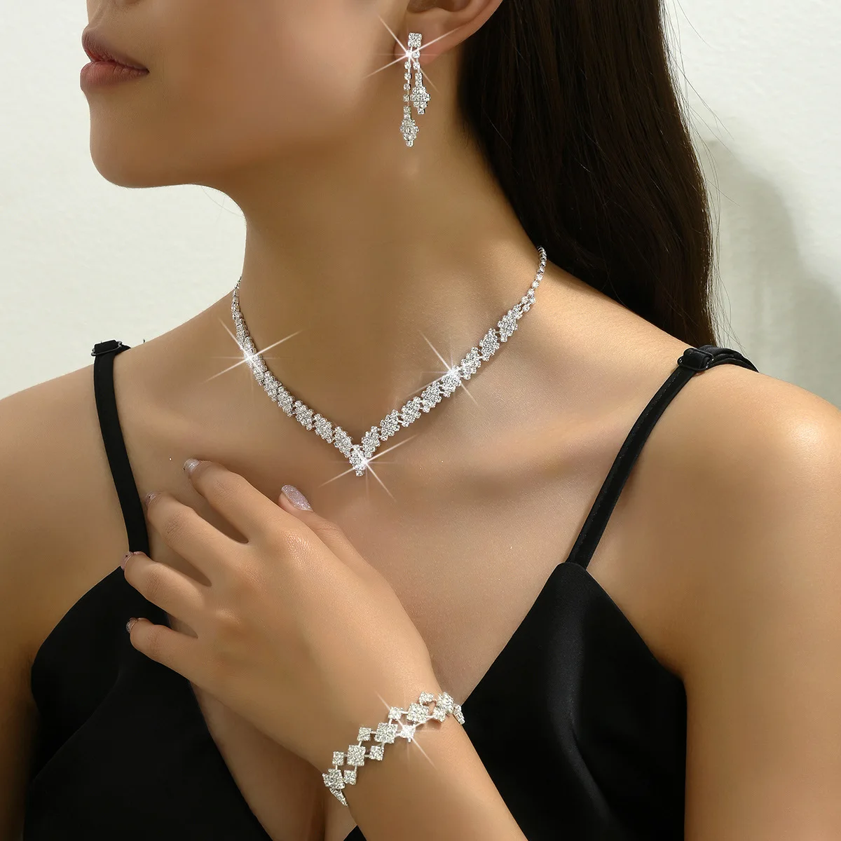 Three-piece set, cross-border style full of diamonds and elegant wind necklace + full of diamonds niche design earrings cross-bo