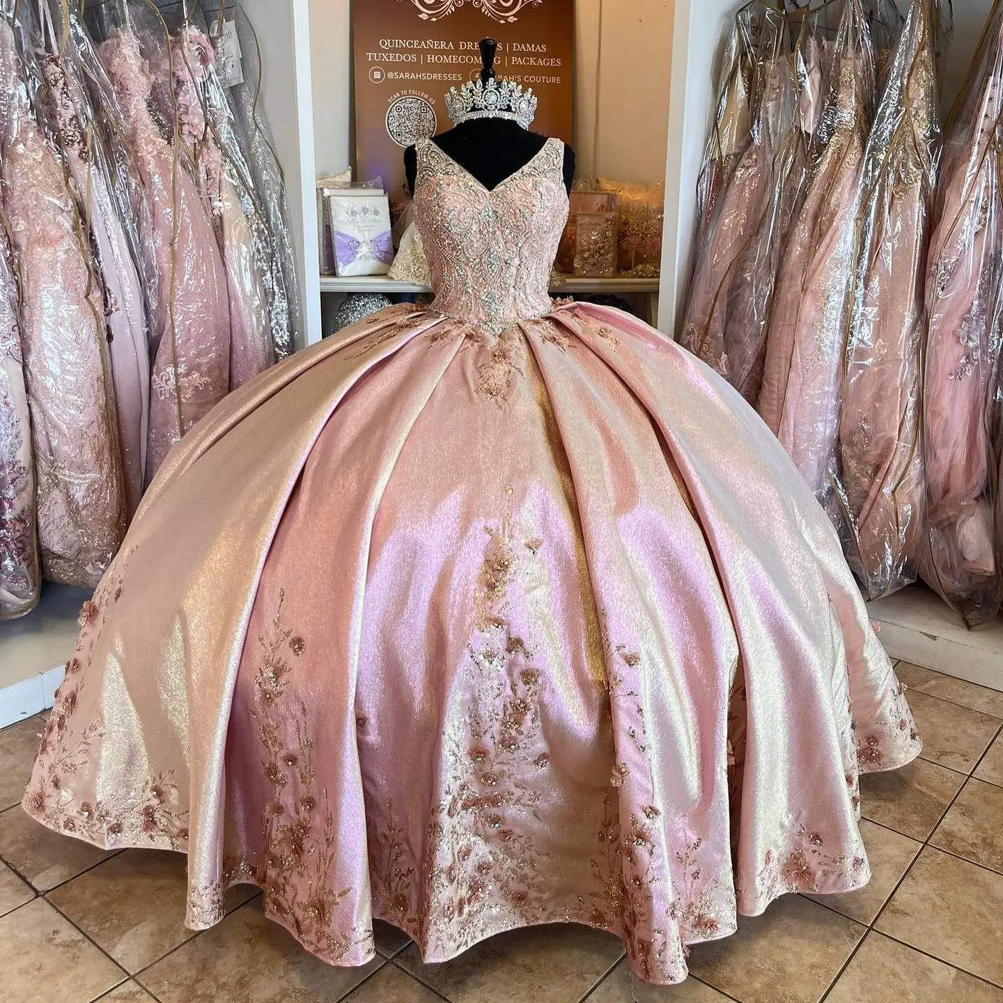 Rose Gold Quinceanera Dresses V Neck Beading Appliqued Sweet 15 Prom Gowns Ball Gown vestidos de 16