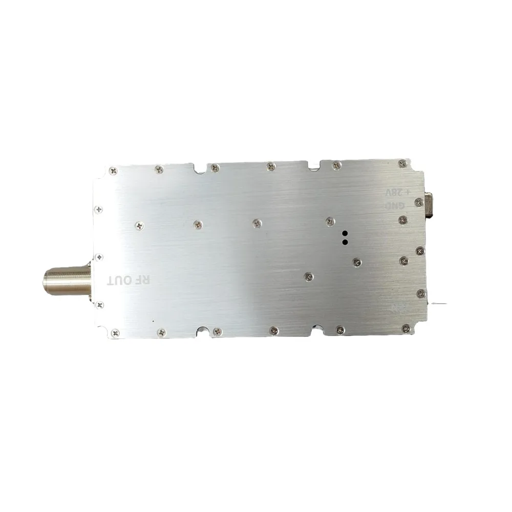 100BT O 200BT Equipado con un protector circular, una antena y disipación de calor se requieren