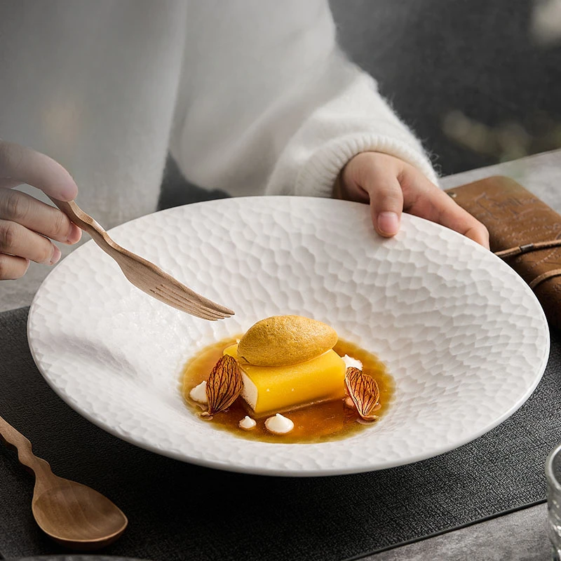 

White Irregular Ceramic Plate Restaurant Salad Plate Thick Soup Plate Dessert Dish Pasta Dish Service Plates Creative Tableware