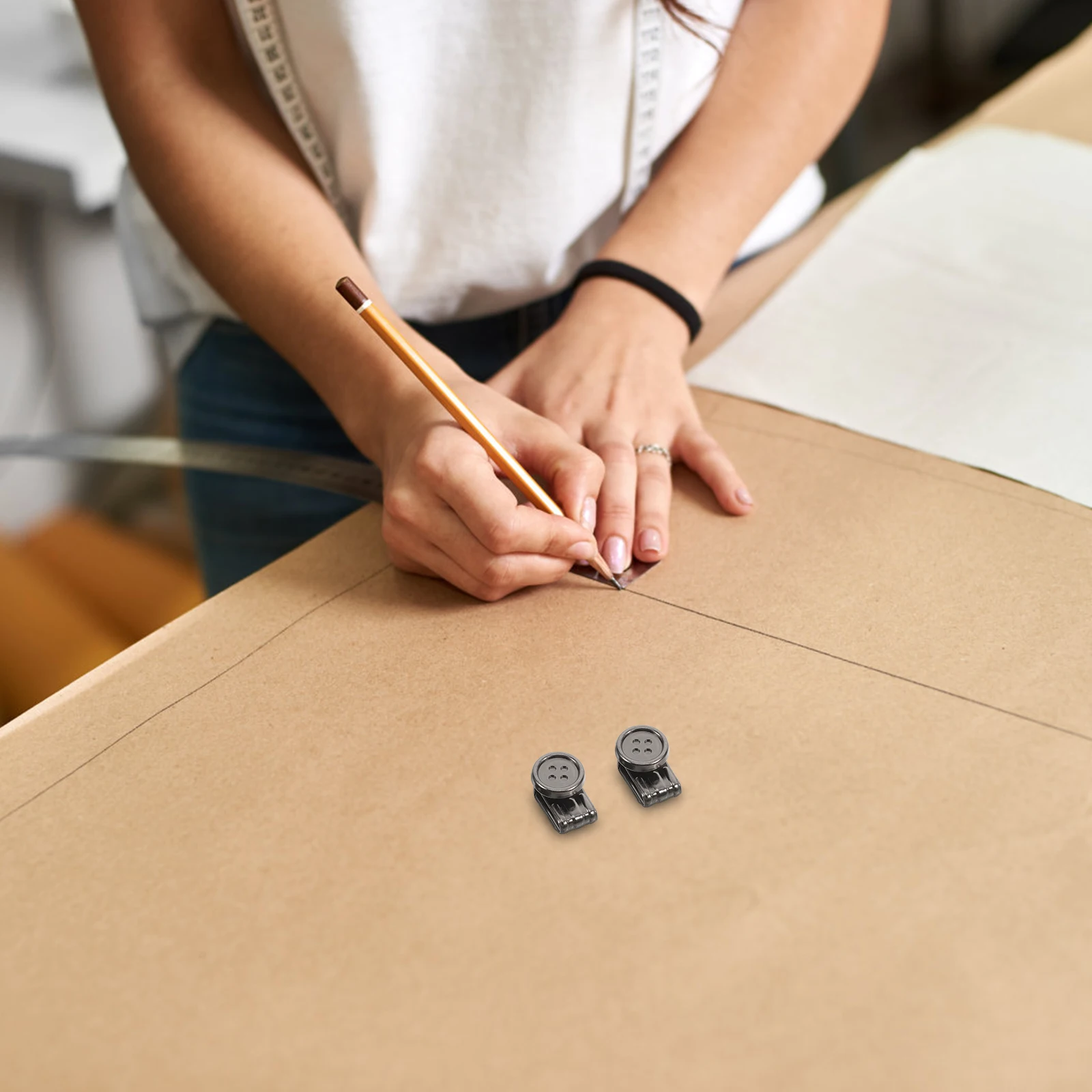 

4Pcs No Sew Suspenders Buttons Metal Movable Clips Clip on Pants Jeans Hats Replacement Accessories Metal Suspender Clips