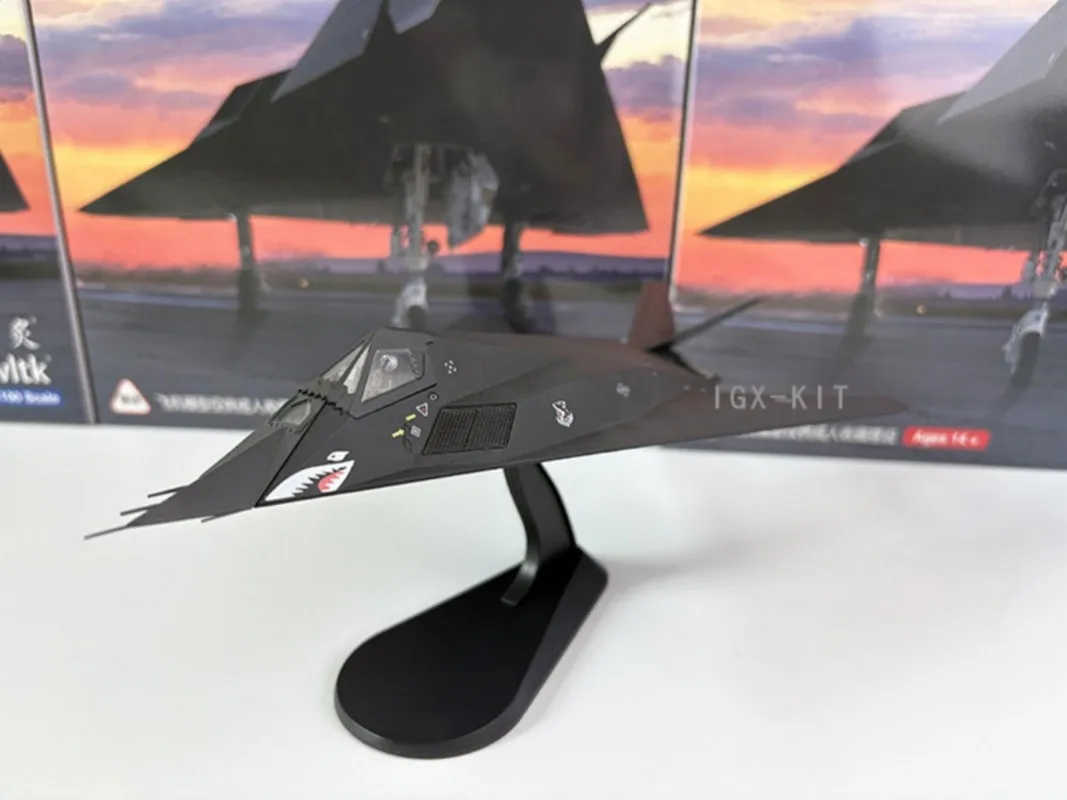 

1:72 Scale F117 Stealth Combat Bomber Attack Alloy Aircraft Military Aviation Model Static Collection Airplane diecast Gift