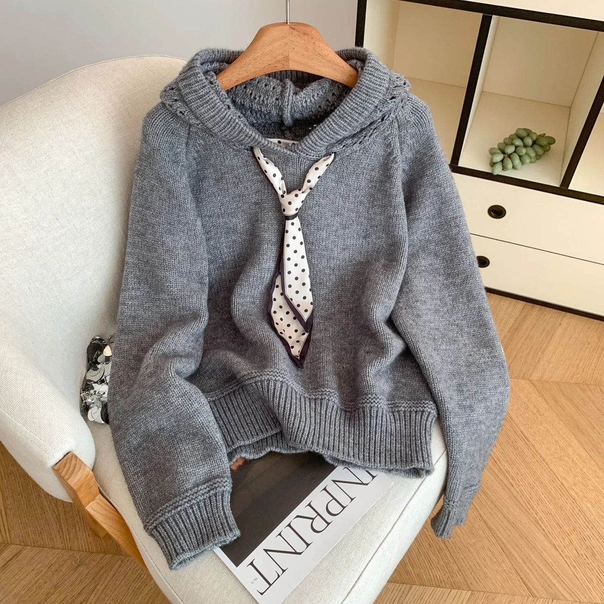 

Женский серый, бежевый свитер с капюшоном и галстуком Y2K, американская уличная эстетичная мода, теплый топ в стиле ретро для колледжа, зимняя одежда 2025