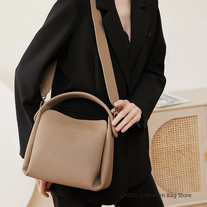 

2025 High-end Genuine Leather Fashion Shell Handbag Luxury Desginer Cute Box Bag Female Niche Cross-body Messenger Shoulder Bag