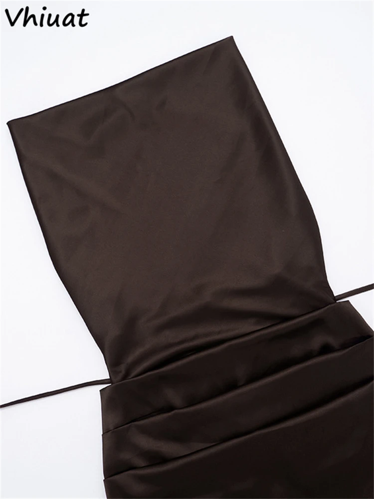 เดรสสั้นผ้าซาตินแบบผูกคอ แขนกุด ทรงเข้ารูป รุ่นใหม่ ฤดูใบไม้ผลิ 2026 เหมาะสำหรับงานปาร์ตี้ สไตล์เซ็กซี่ โชว์หลัง พร้อมเข็มขัดรัดเอวสูง