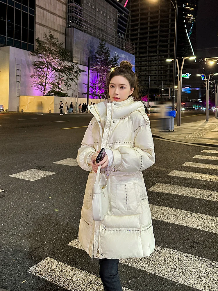 

Женская удлиненная пуховая куртка белого цвета с наполнителем из перьев, теплая, свободного кроя, широкая модель, зимняя новинка 2025 года, модный стиль для повседневной носки