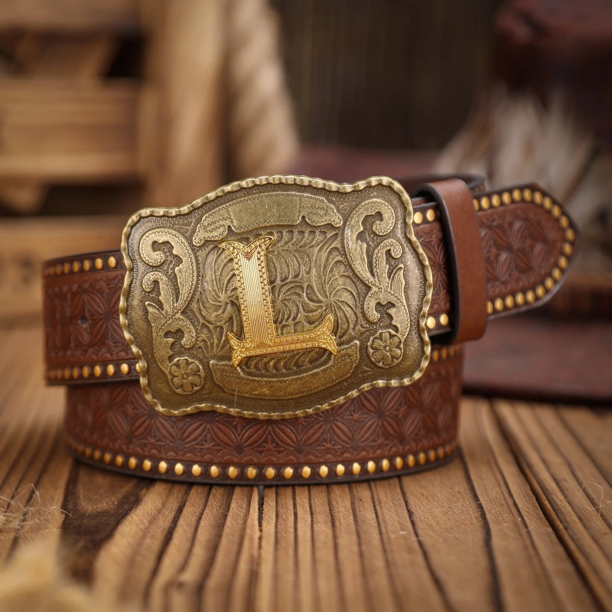 Ein Gürtel aus PU-Leder im Western-Stil für Damen und Herren, ein klassischer und lässiger Retro-Gürtel. – Detail 5