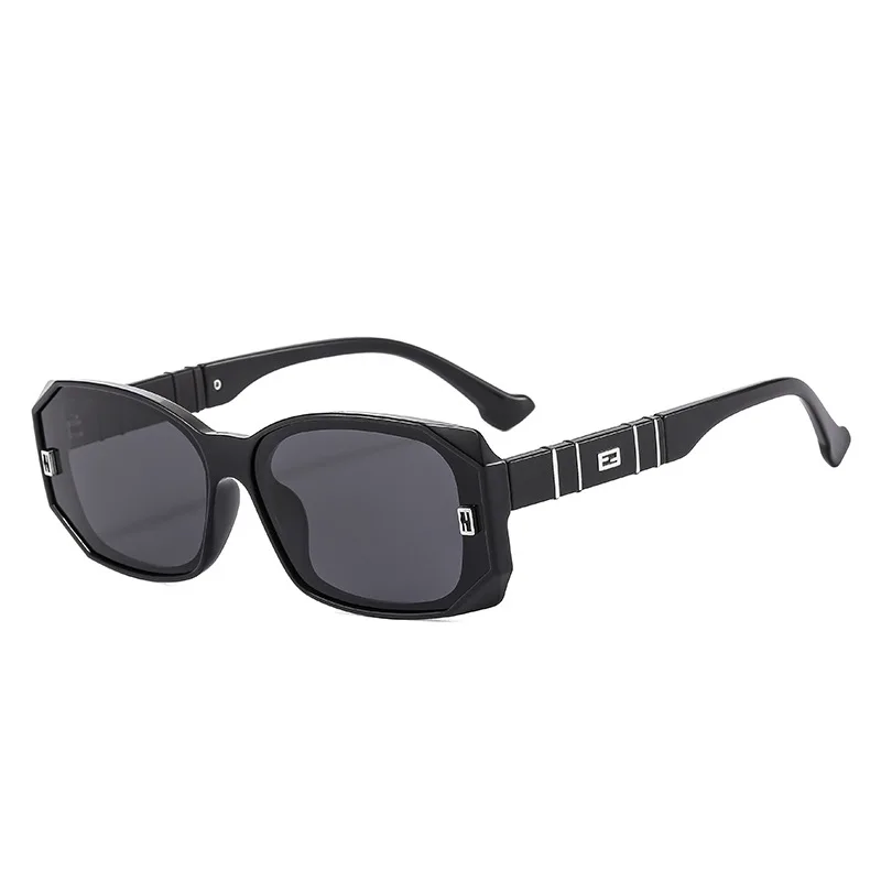 

New polarized square glasses trend, advanced fashion, wearing sunglasses, UV-proof outdoor sun glasses.